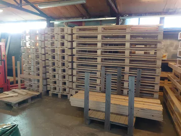 Toodetud kaubaalused laos